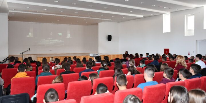 У Дому културе “Србија” приказан документарно-играни филм “Априлски лет”