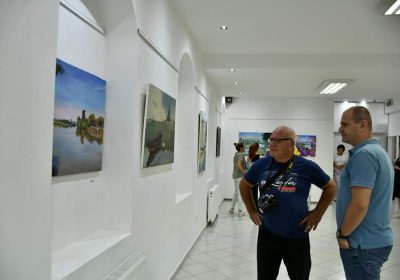 Продајна изложба слика са атељеа на отвореноме “Др Борислав Шокчевић”