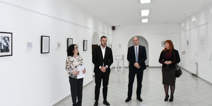 У Градишки отворена изложба „ПОВРАТАК: Прича која траје“
