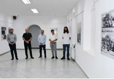 У Завичајном музеју Градишка отворена изложба фотографија „Археолошки фото трагови”